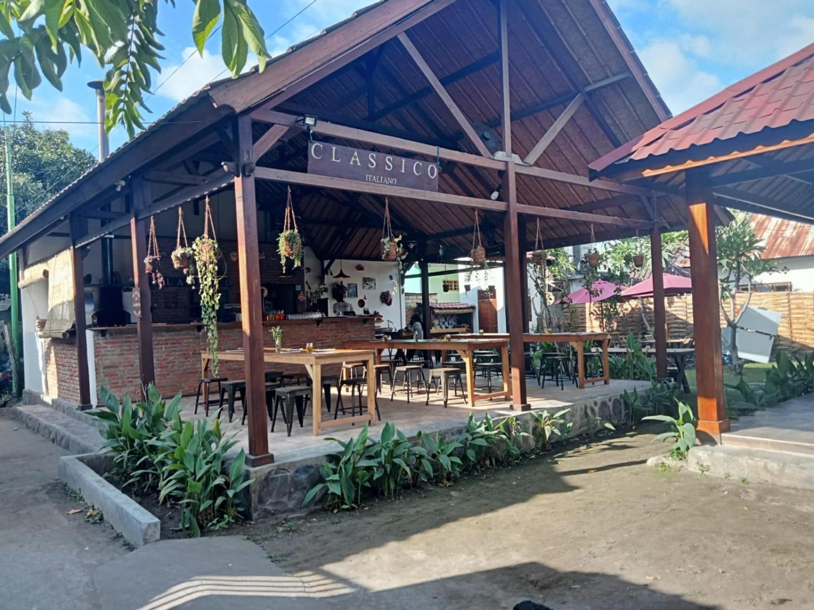 Classico Italiano Bed & Breakfast Gili Islands Exterior photo